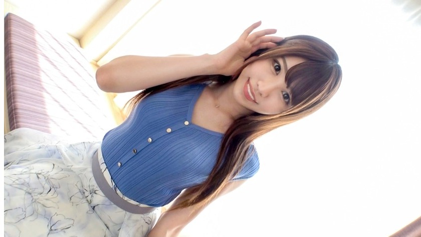 おわん型おっぱい・かれんちゃん（20歳）洋服
