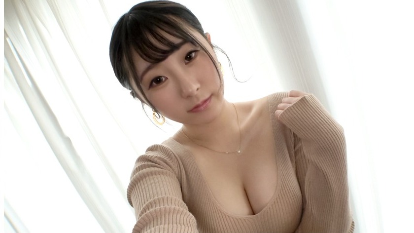上向きおっぱい・ひよりちゃん（20歳）洋服おっぱい